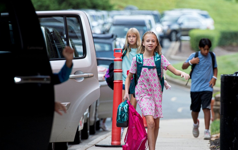 Side Portico (Carpool drop-off and pick-up)